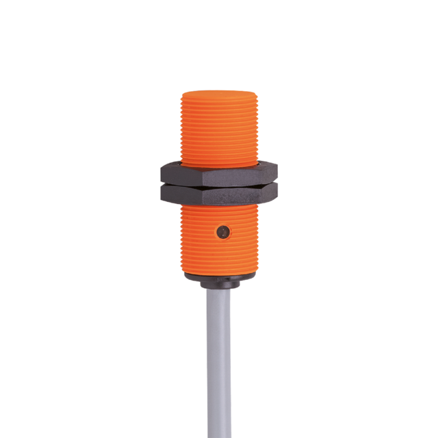 IG5876: Induktiver Sensor; M18 x 1 / L = 44 mm; Schaltabstand 5 mm bündig einbau